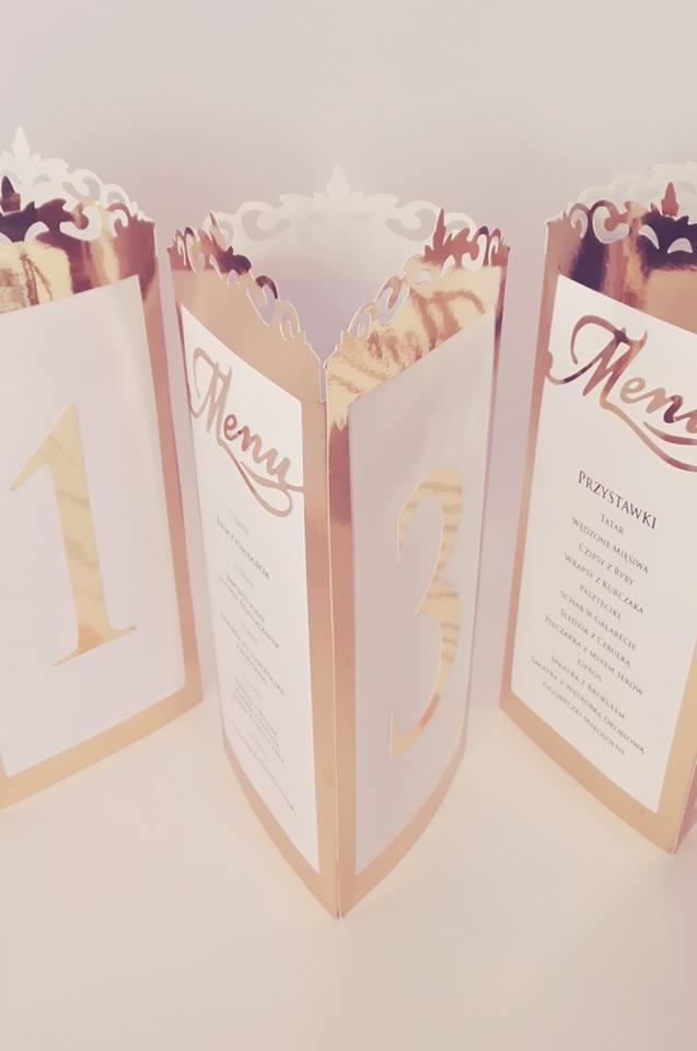 Eleganckie menu weselne i numery na stół z elementami złota w stylu glamour