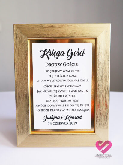 Elegancka instrukcja do księgi gości w złotej ramie