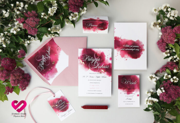 Zaproszenia ślubne rubinowe róż bordo złocenie